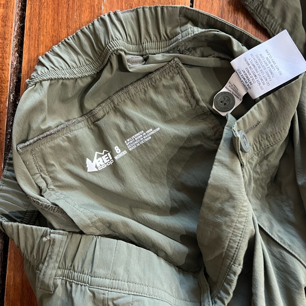 REI Women’s Hiking Pants 8 - Picture 7 of 9